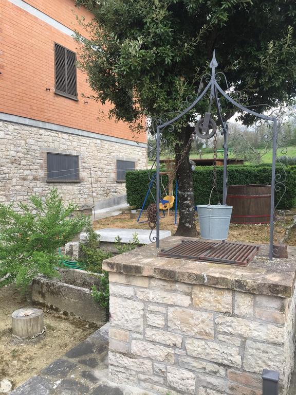 Appartamento Dell Agriturismo Pane E Olio Тоди Экстерьер фото